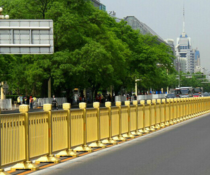 道路中心隔離護(hù)欄