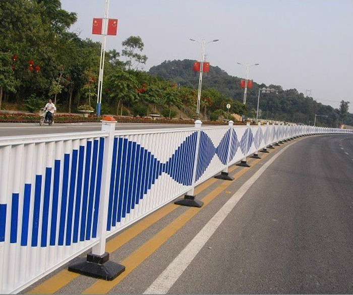 道路中心隔離護(hù)欄