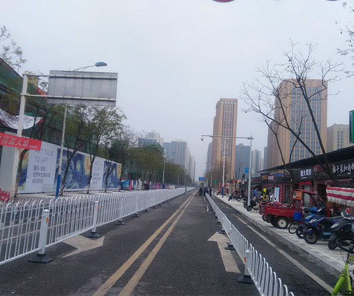 道路中心隔離護(hù)欄