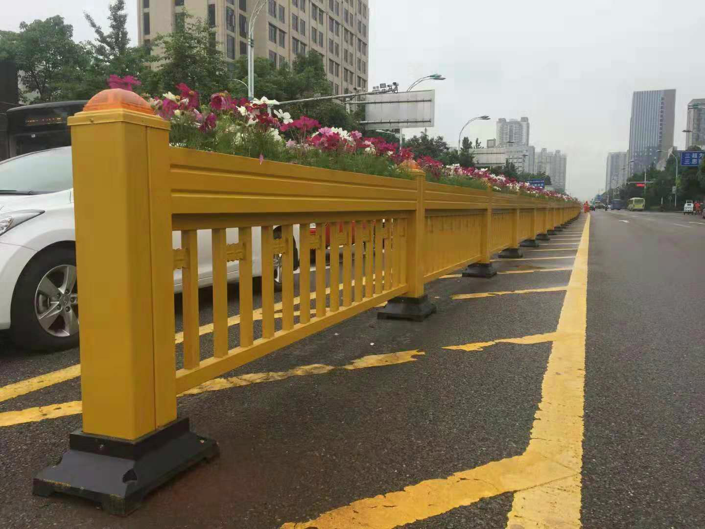 交通隔離護欄