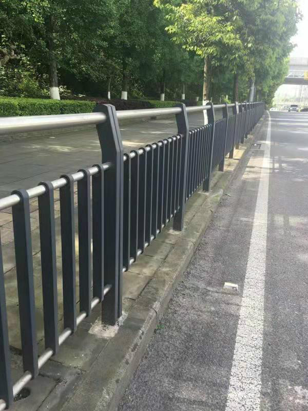 人行護欄