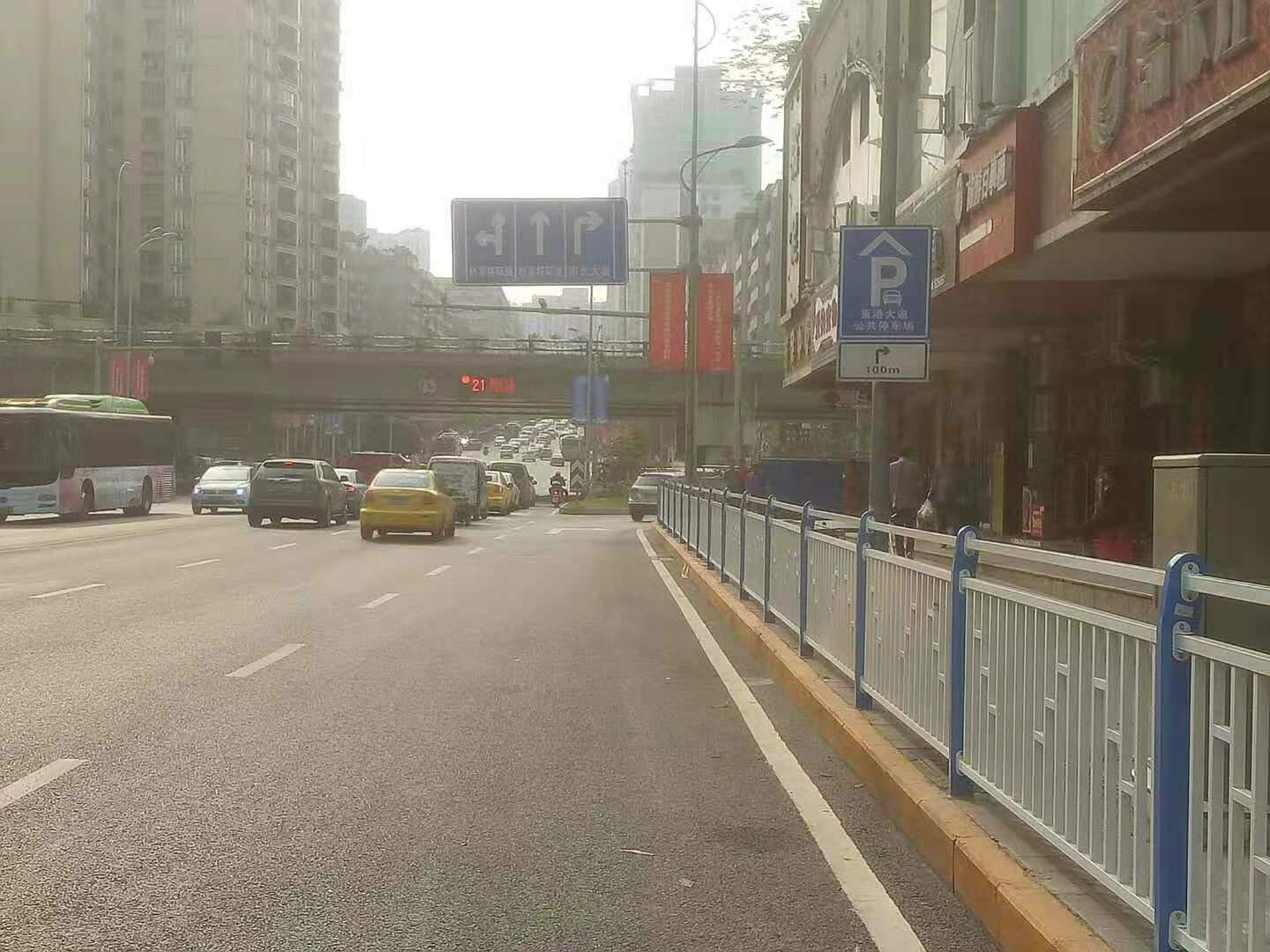 人行護欄